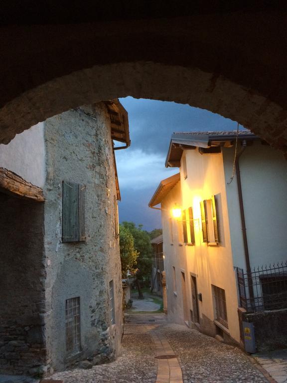 B&B Il Portico del Conte Bosisio Parini Exterior foto